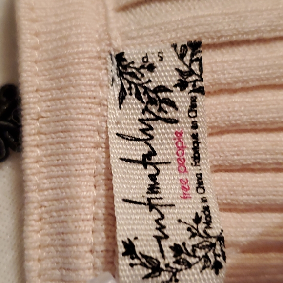 Top - Picture 5 of 9